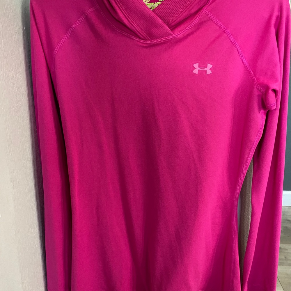 Women’s Under Armour hoodie medium